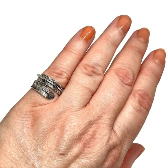 Silver Finish Feather Wraparound Fashion Ring for Women or Men Sz 6 New - Picture 4 of 13